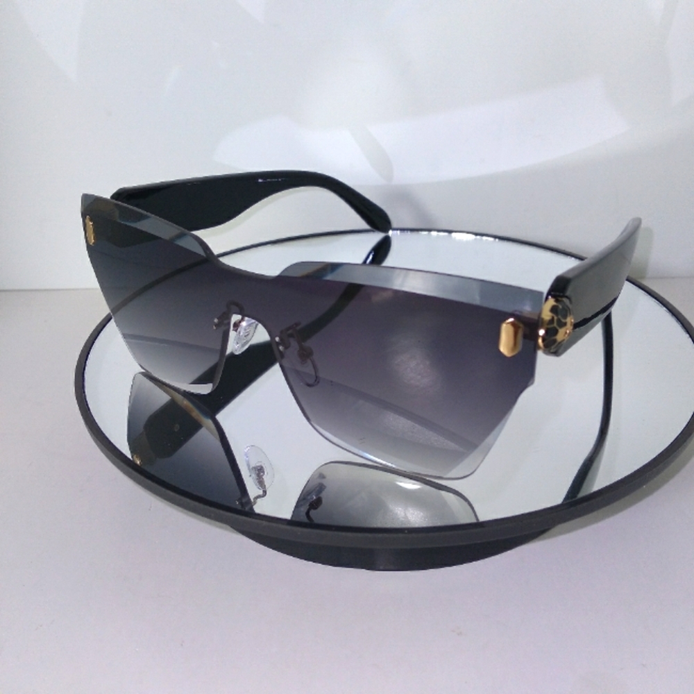 Shield-Style Women’s Sunglasses in Black with Gold Detail